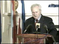 I en tale i går anklaget president Slobodan Milosevic de streikende for å sette landet i fare (foto: Aptn/Rts).