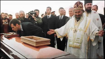 Vojislav Kostunica besøker Bosnia som første jugoslaviske president siden 1992